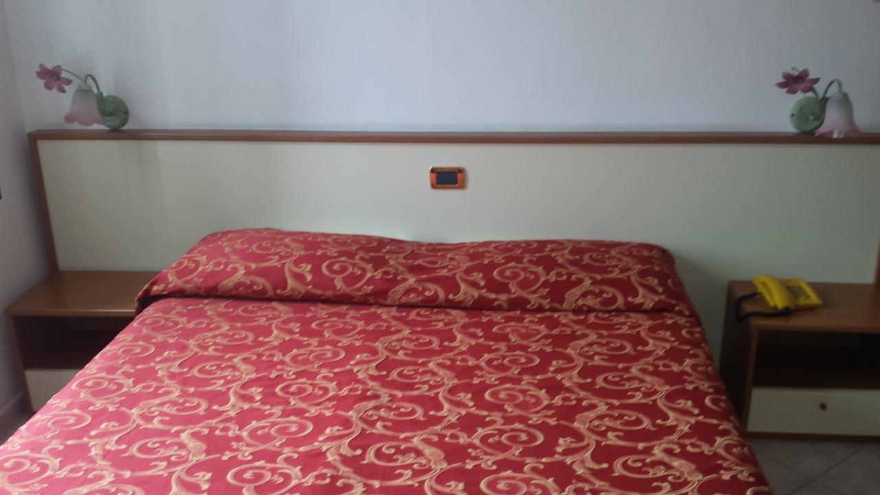 Hotel Ideale Варацце Экстерьер фото