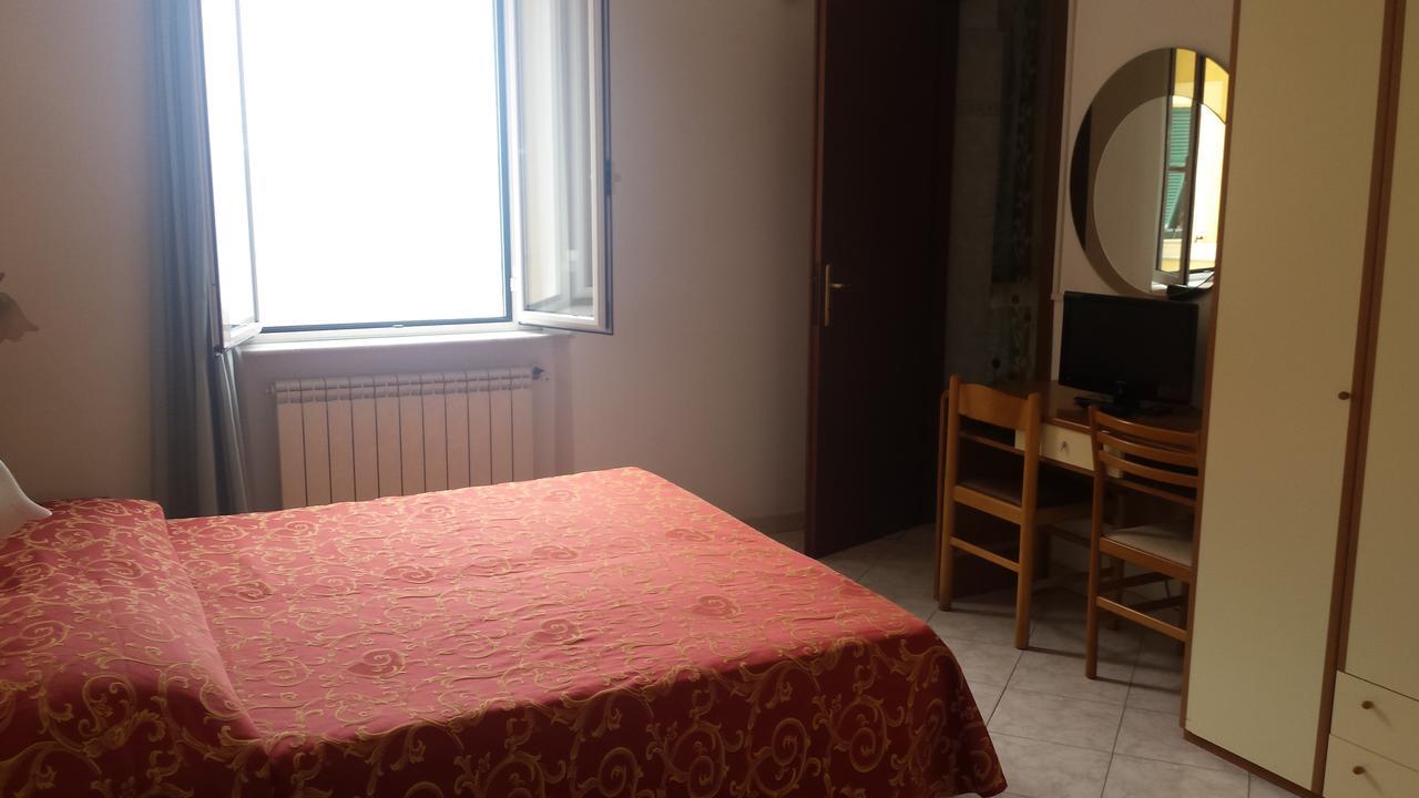 Hotel Ideale Варацце Экстерьер фото