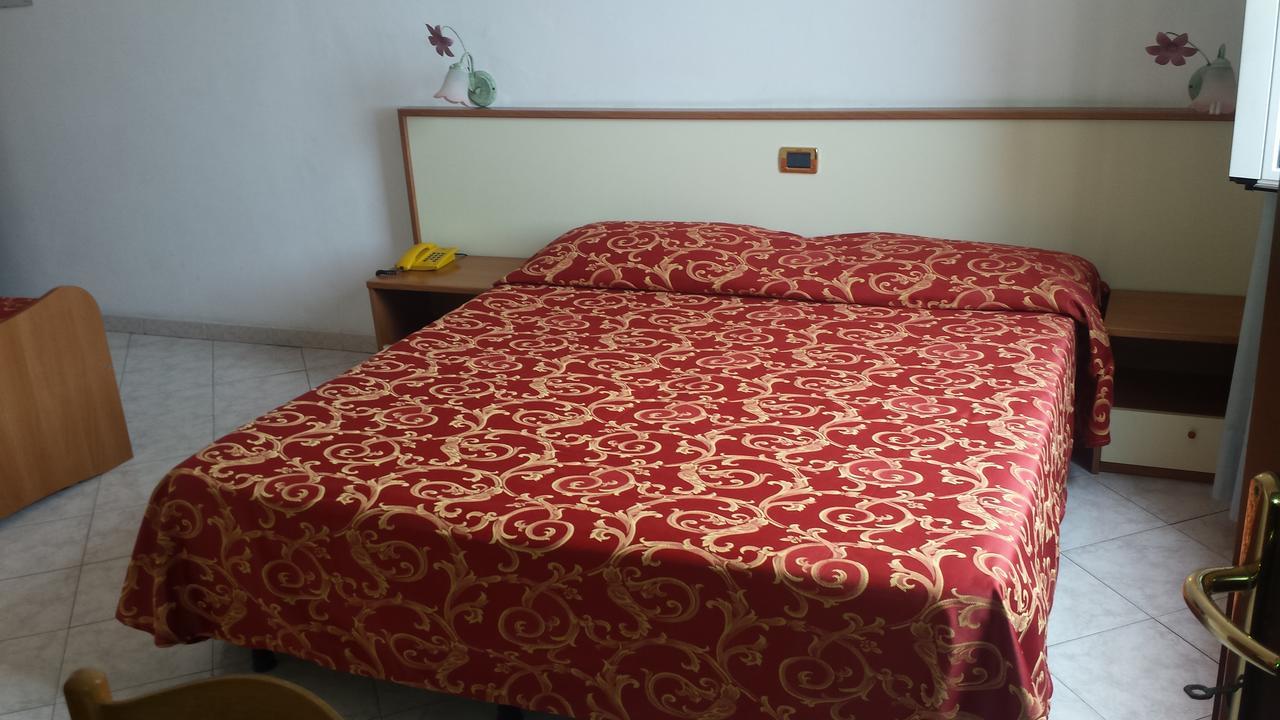 Hotel Ideale Варацце Экстерьер фото