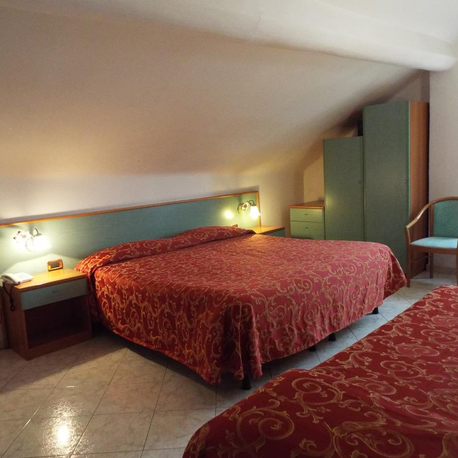 Hotel Ideale Варацце Экстерьер фото